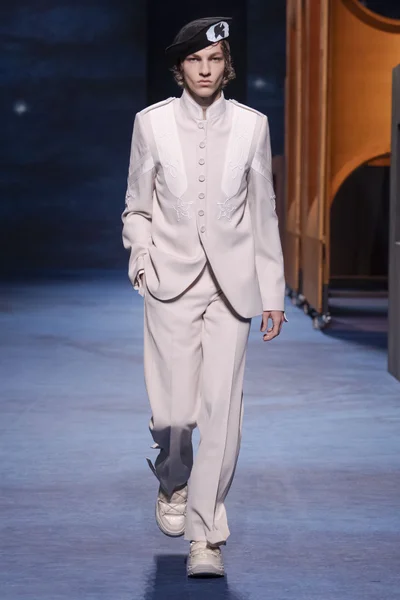 Look 30